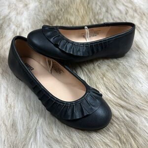Size 13 Harper Canyon Elegant Black Ruffle Flats